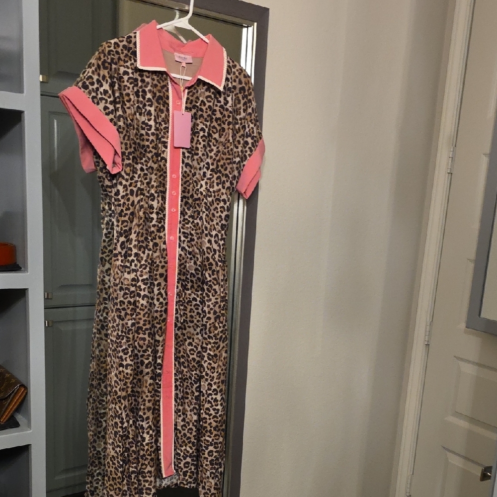 Entro Leopard Print Maxi Dress with Pink Accents - Picture 3 of 9